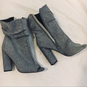 Chunky heel silver shiny heeled boot